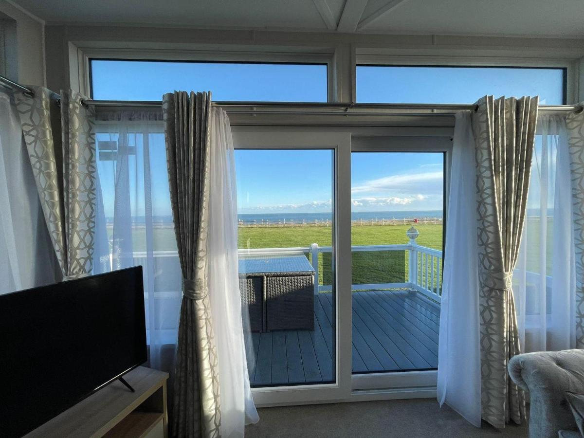 Beautiful Lodge With Full Sea Views At Broadland Sands In Suffolk Ref 20235Bs Hopton on Sea المظهر الخارجي الصورة