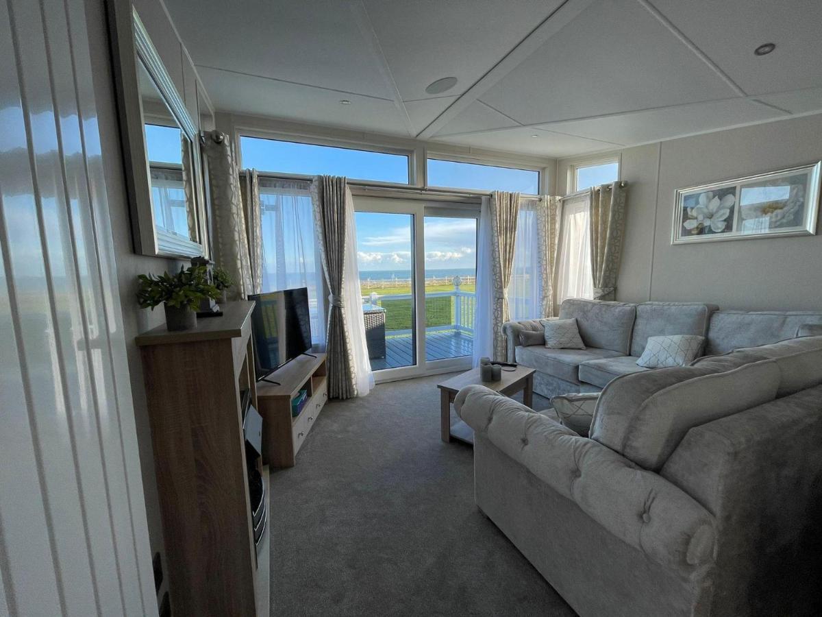 Beautiful Lodge With Full Sea Views At Broadland Sands In Suffolk Ref 20235Bs Hopton on Sea المظهر الخارجي الصورة