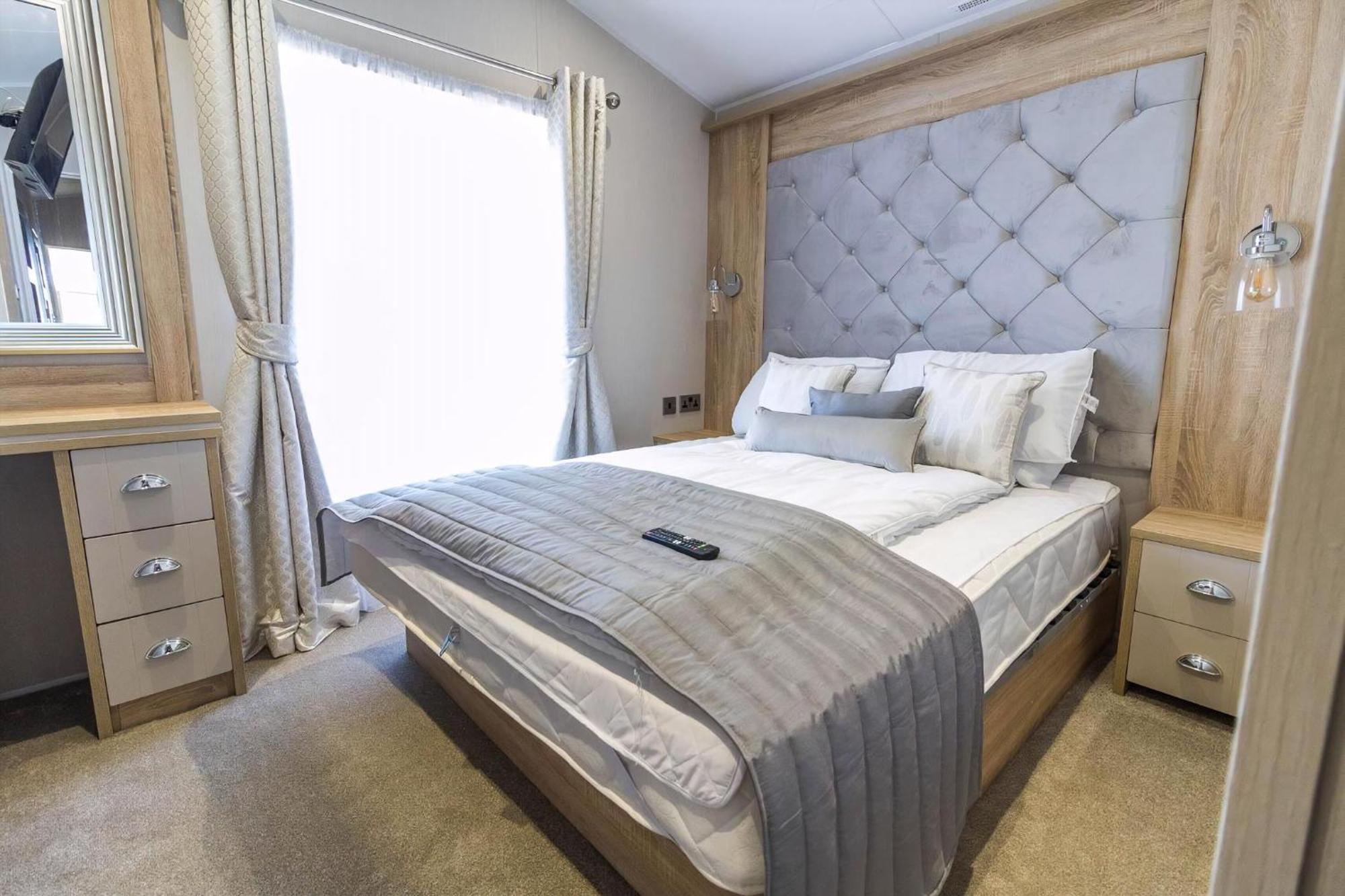 Beautiful Lodge With Full Sea Views At Broadland Sands In Suffolk Ref 20235Bs Hopton on Sea المظهر الخارجي الصورة