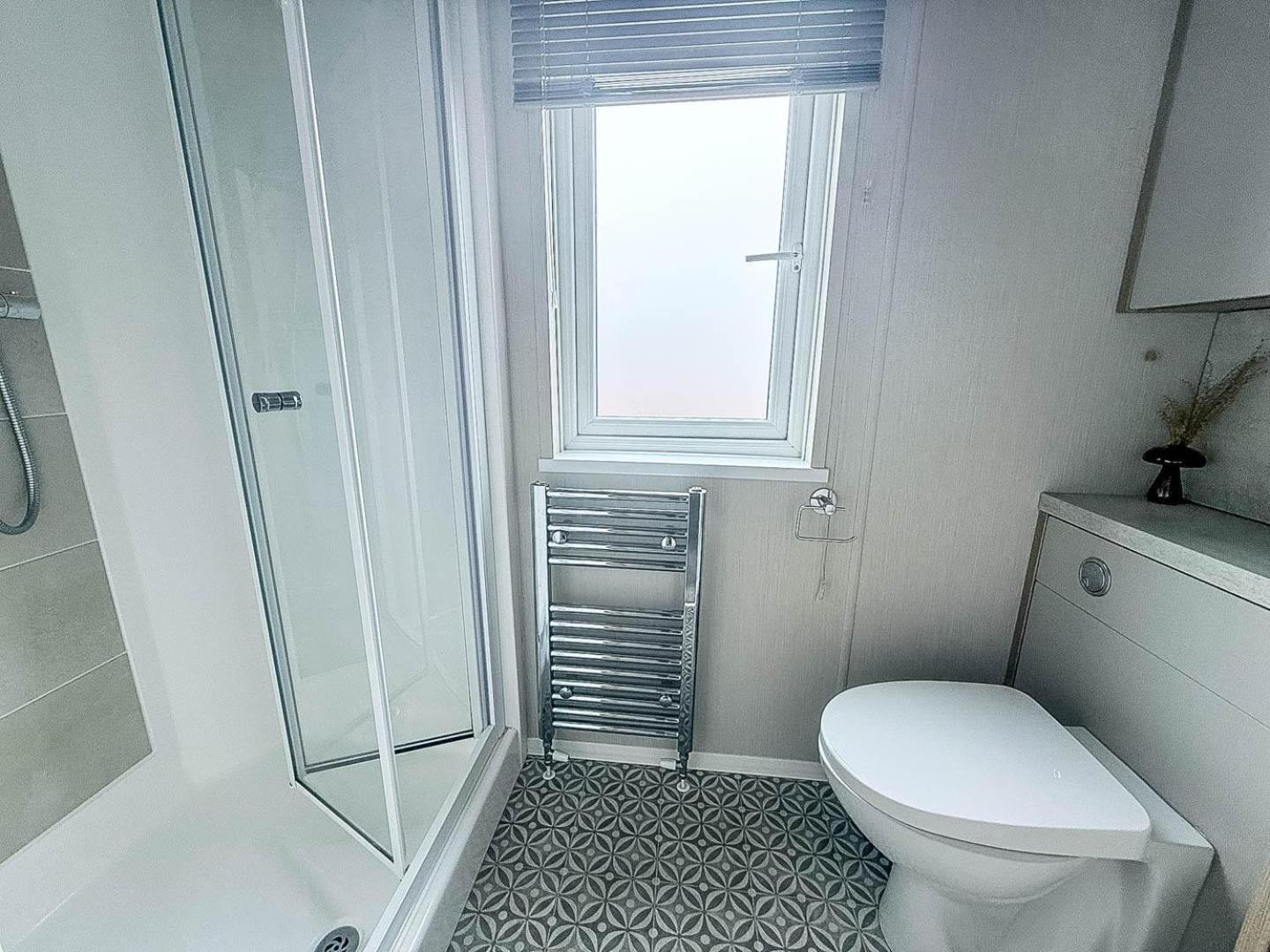 Beautiful Lodge With Full Sea Views At Broadland Sands In Suffolk Ref 20235Bs Hopton on Sea المظهر الخارجي الصورة