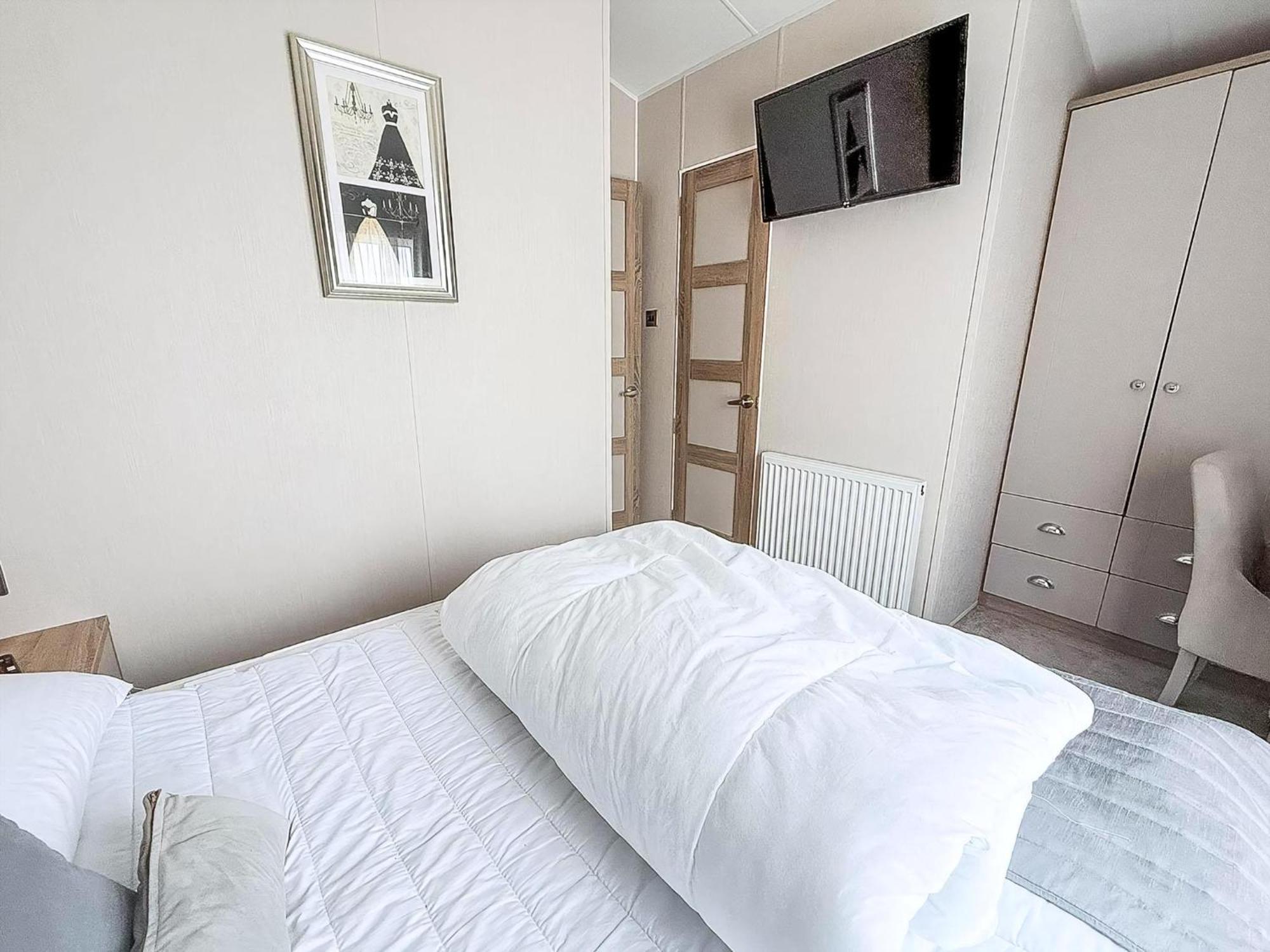 Beautiful Lodge With Full Sea Views At Broadland Sands In Suffolk Ref 20235Bs Hopton on Sea المظهر الخارجي الصورة